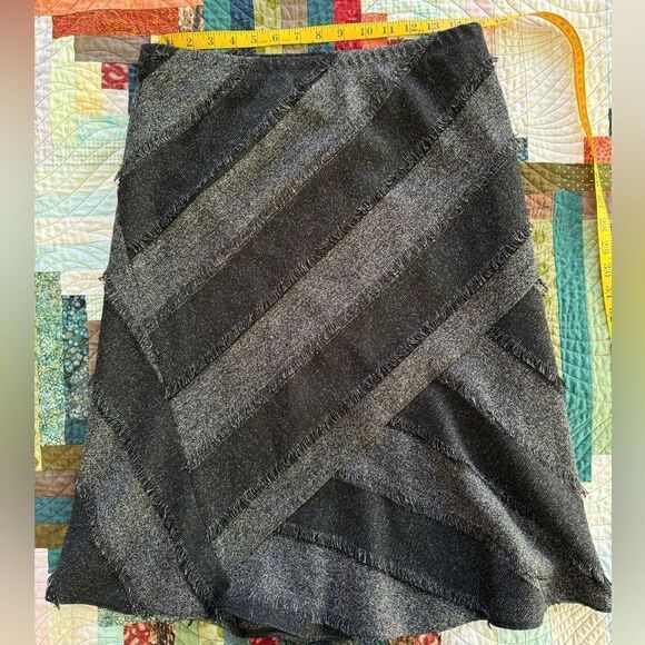 Maakif Gray Skirt with Frayed Edges Size 10 - Picture 4 of 4